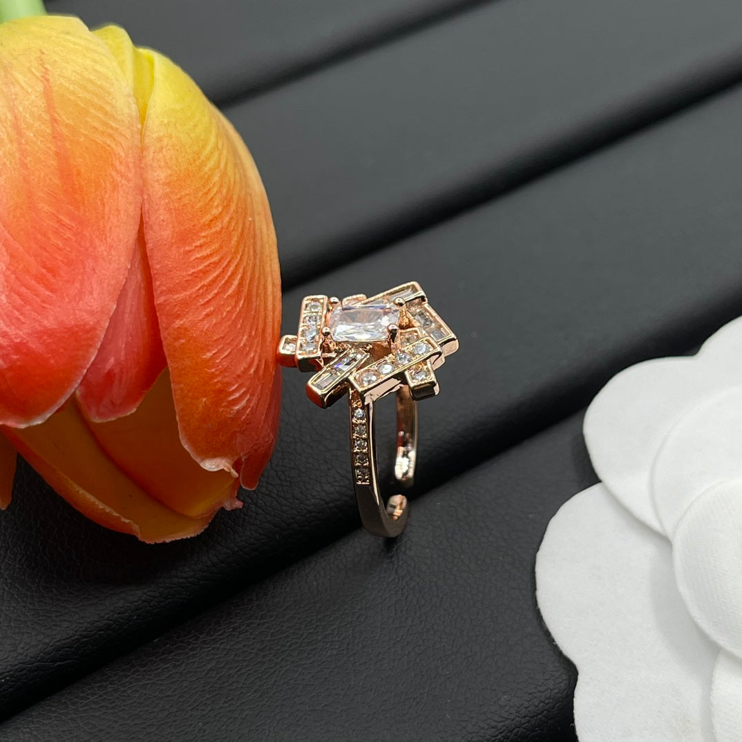 Graff Crown Cluster ring in Rose Gold Tone, detail view 10