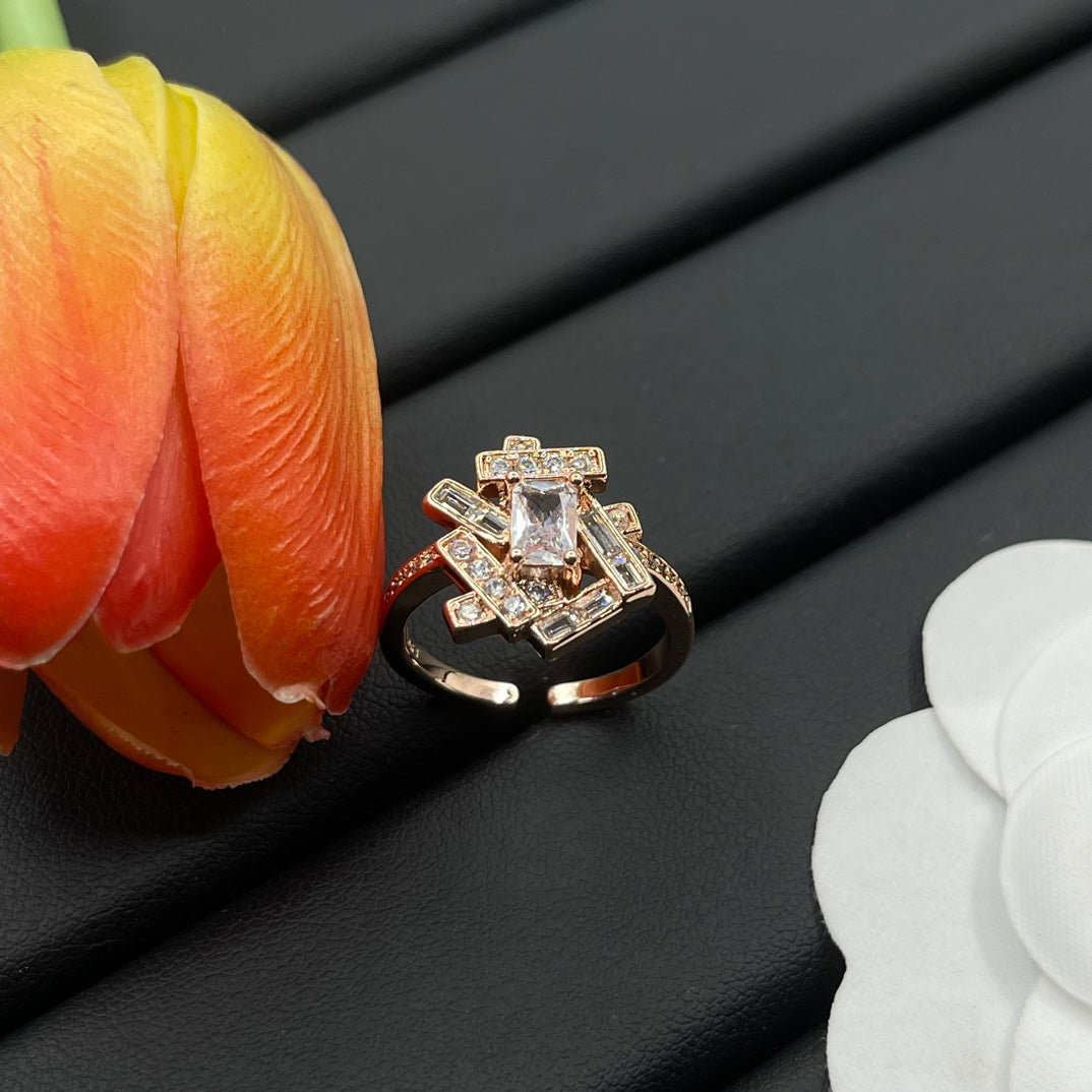 Graff Crown Cluster ring in Rose Gold Tone, detail view 8