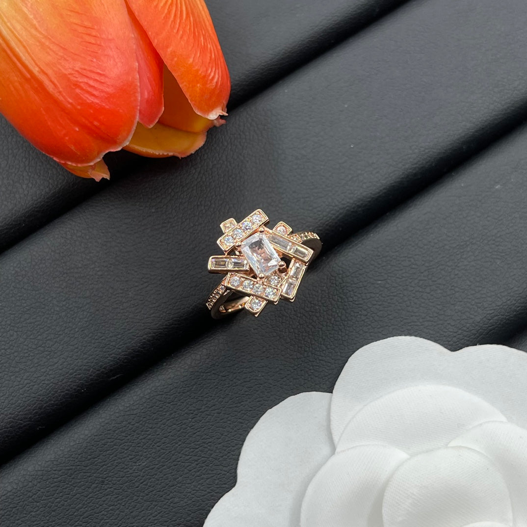 Graff Crown Cluster ring in Rose Gold Tone, detail view 9