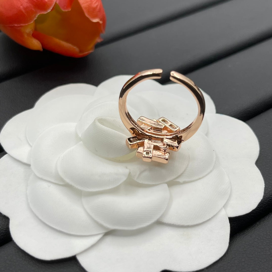 Graff Crown Cluster ring in Rose Gold Tone, detail view 12