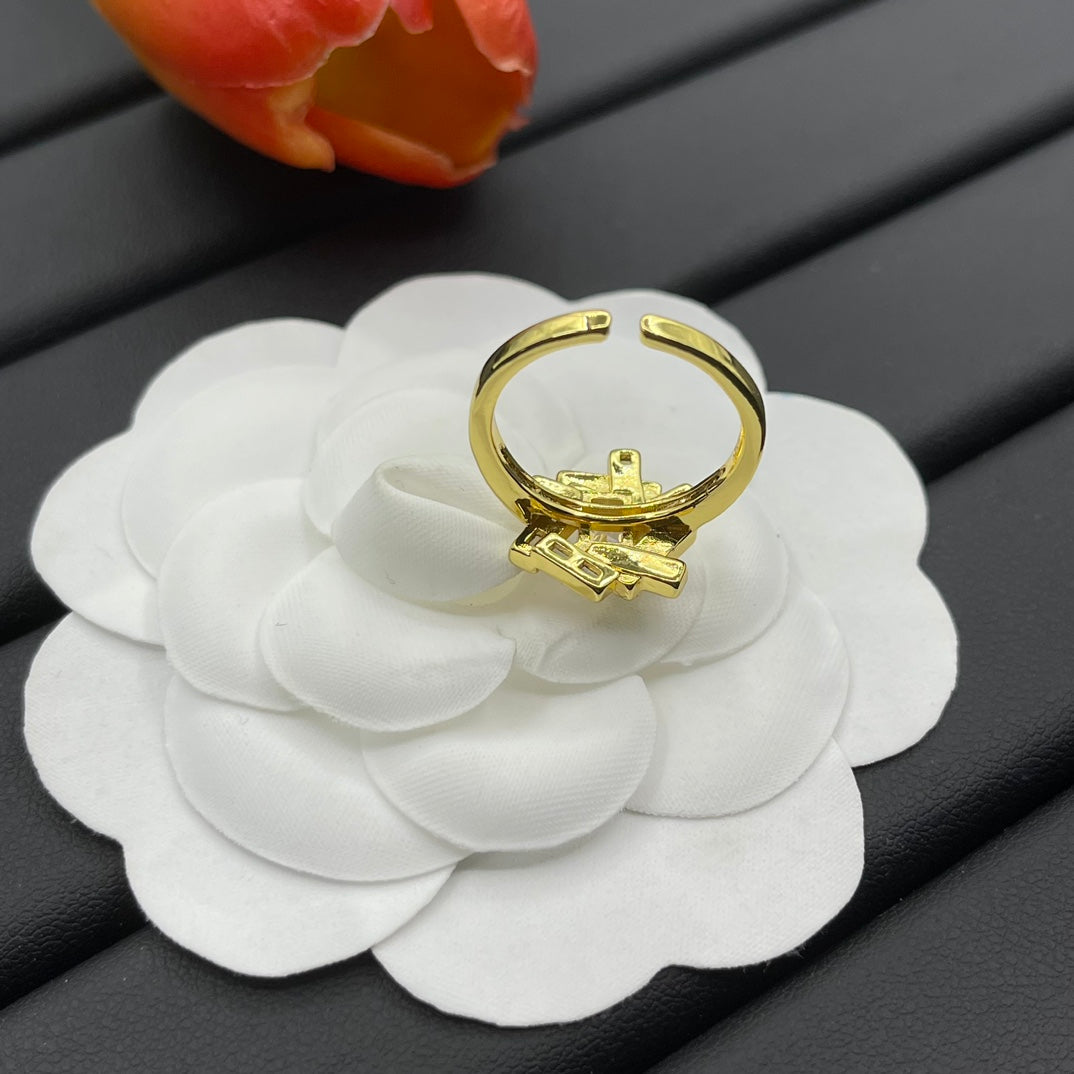 Graff Crown Cluster ring in Gold Tone, detail view 5
