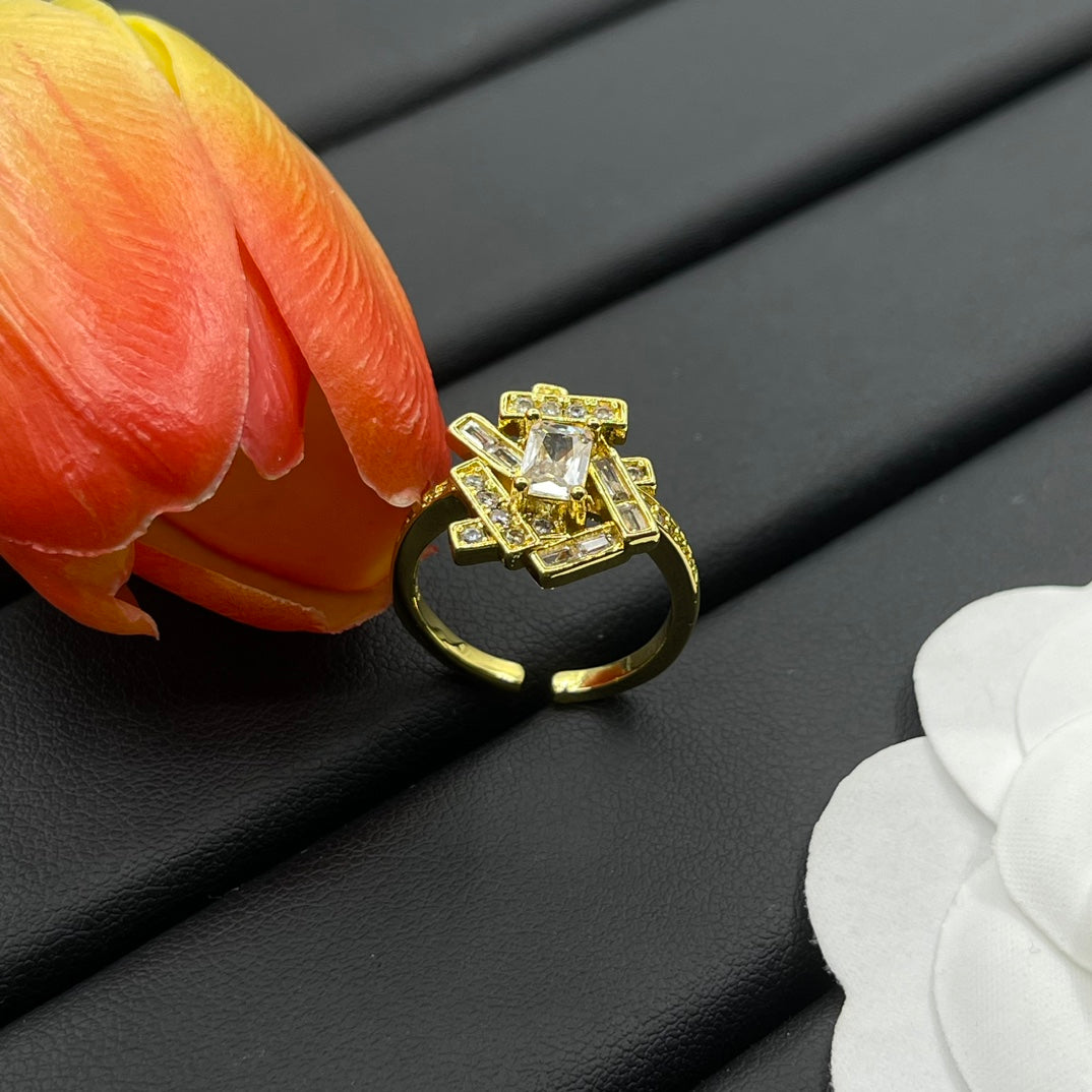 Graff Crown Cluster ring in Gold Tone, main view