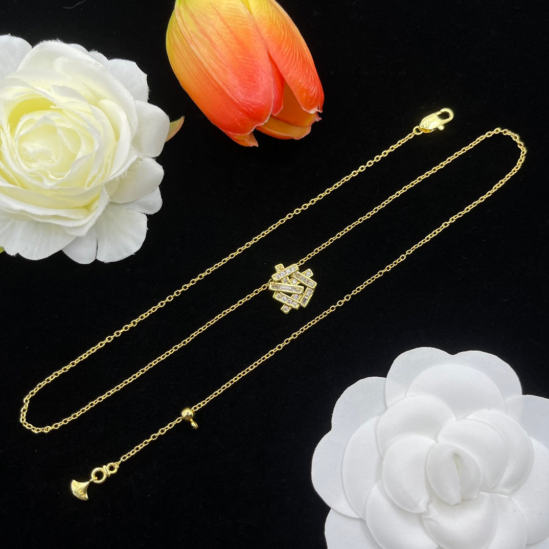 Graff Four-Petal Flower Pendant necklace in Gold Tone, detail view 12