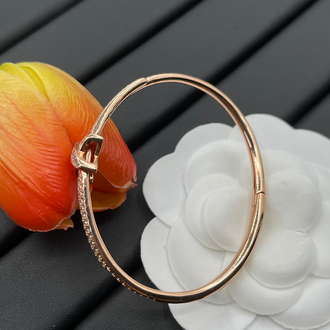 Chaumet full pave bow bangle bracelet in Rose Gold Tone, detail view 18