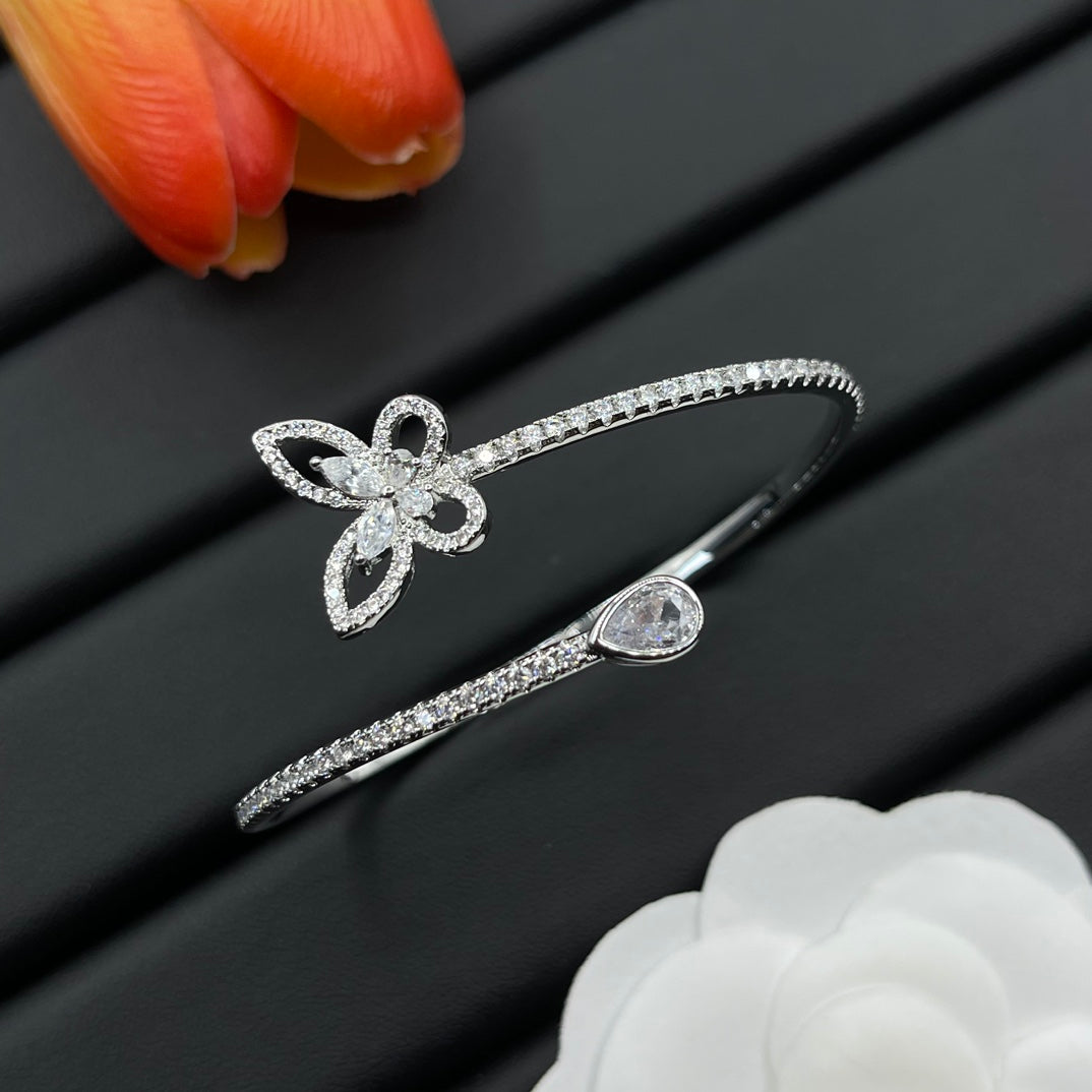 Graff Butterfly Open bracelet in Silver Tone, detail view 15