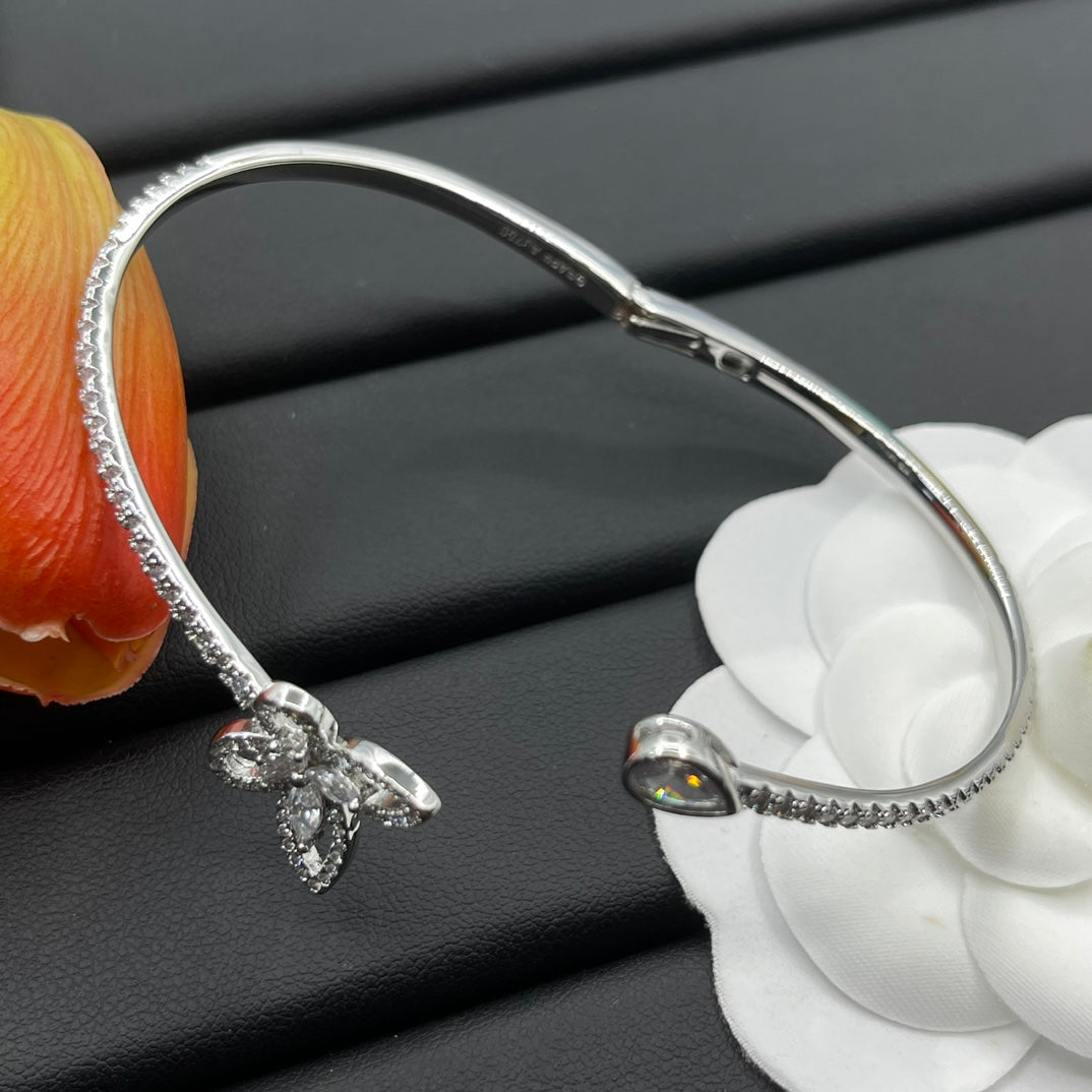 Graff Butterfly Open bracelet in Silver Tone, detail view 18