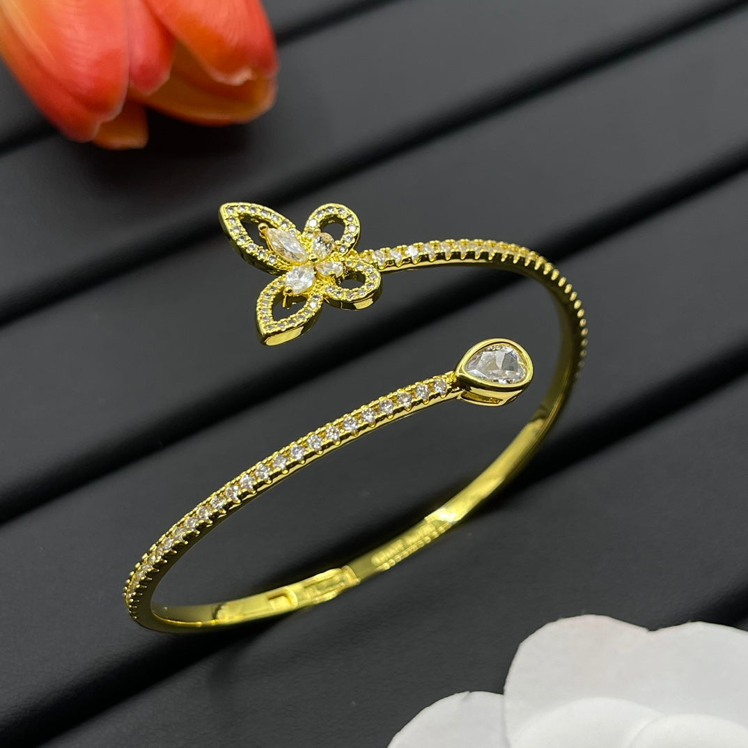 Graff Butterfly Open bracelet in Gold Tone, detail view 9