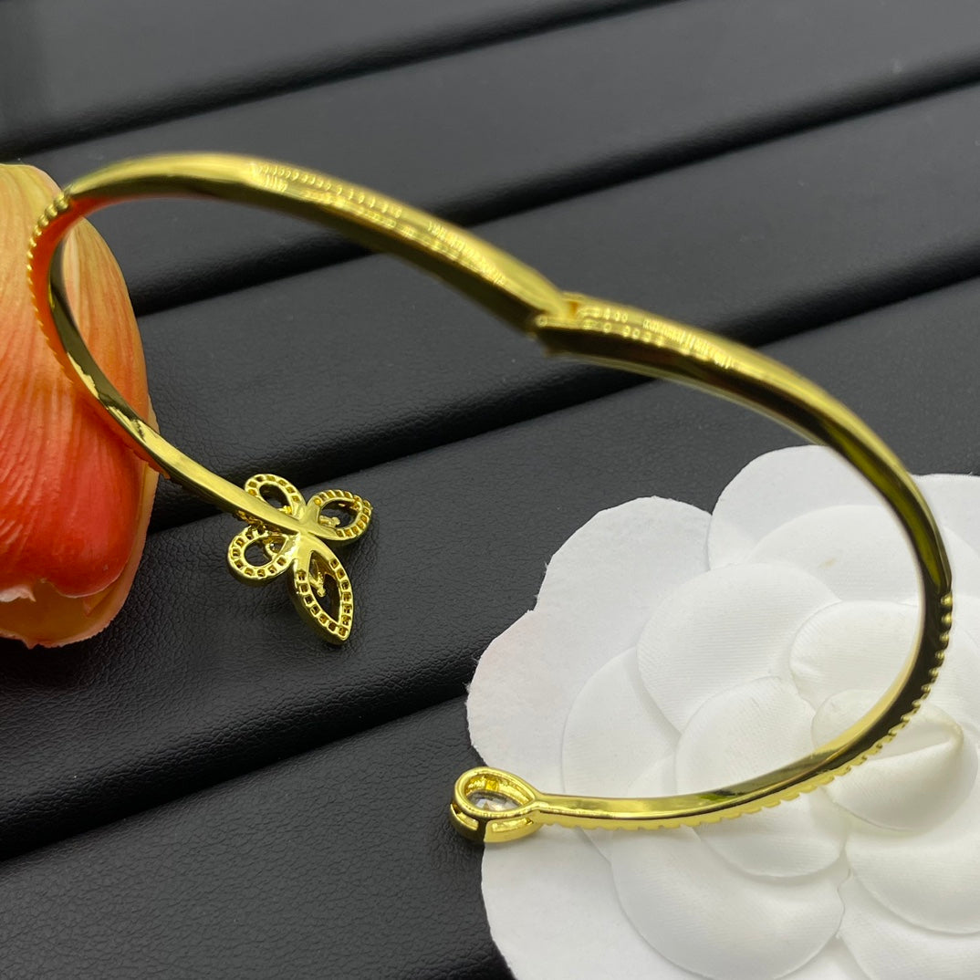 Graff Butterfly Open bracelet in Gold Tone, detail view 12