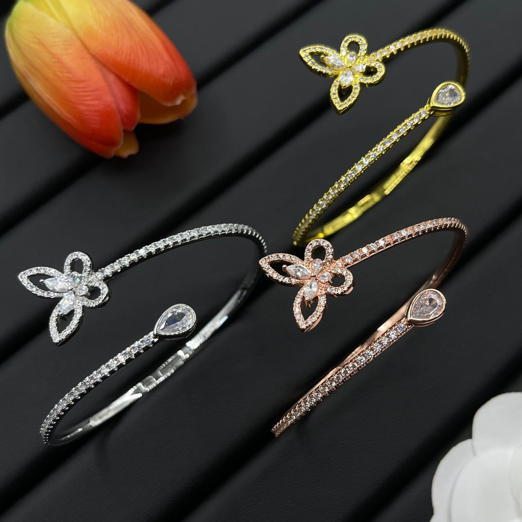Graff Butterfly Open bracelet in Rose Gold Tone, detail view 7
