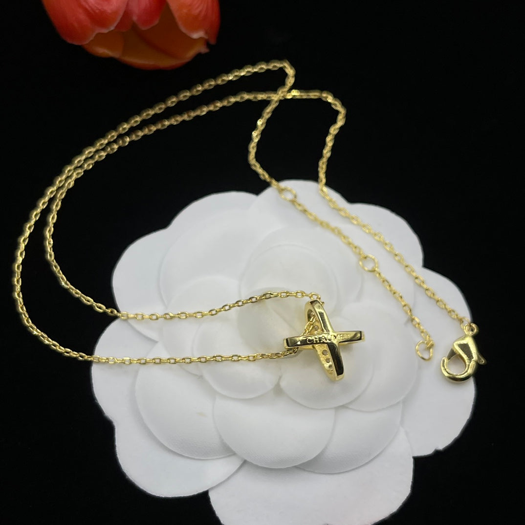 Chaumet crystal star cross pendant necklace in Gold Tone, detail view 13