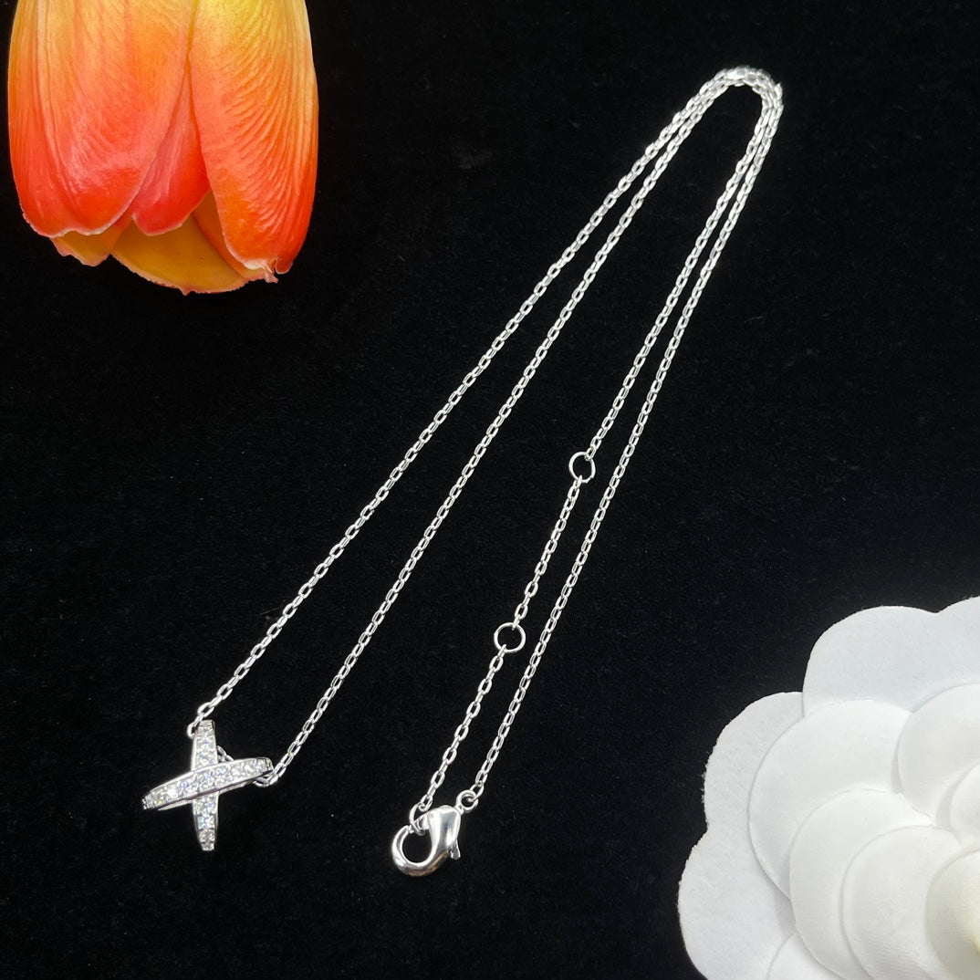 Chaumet crystal star cross pendant necklace in Silver Tone, detail view 3