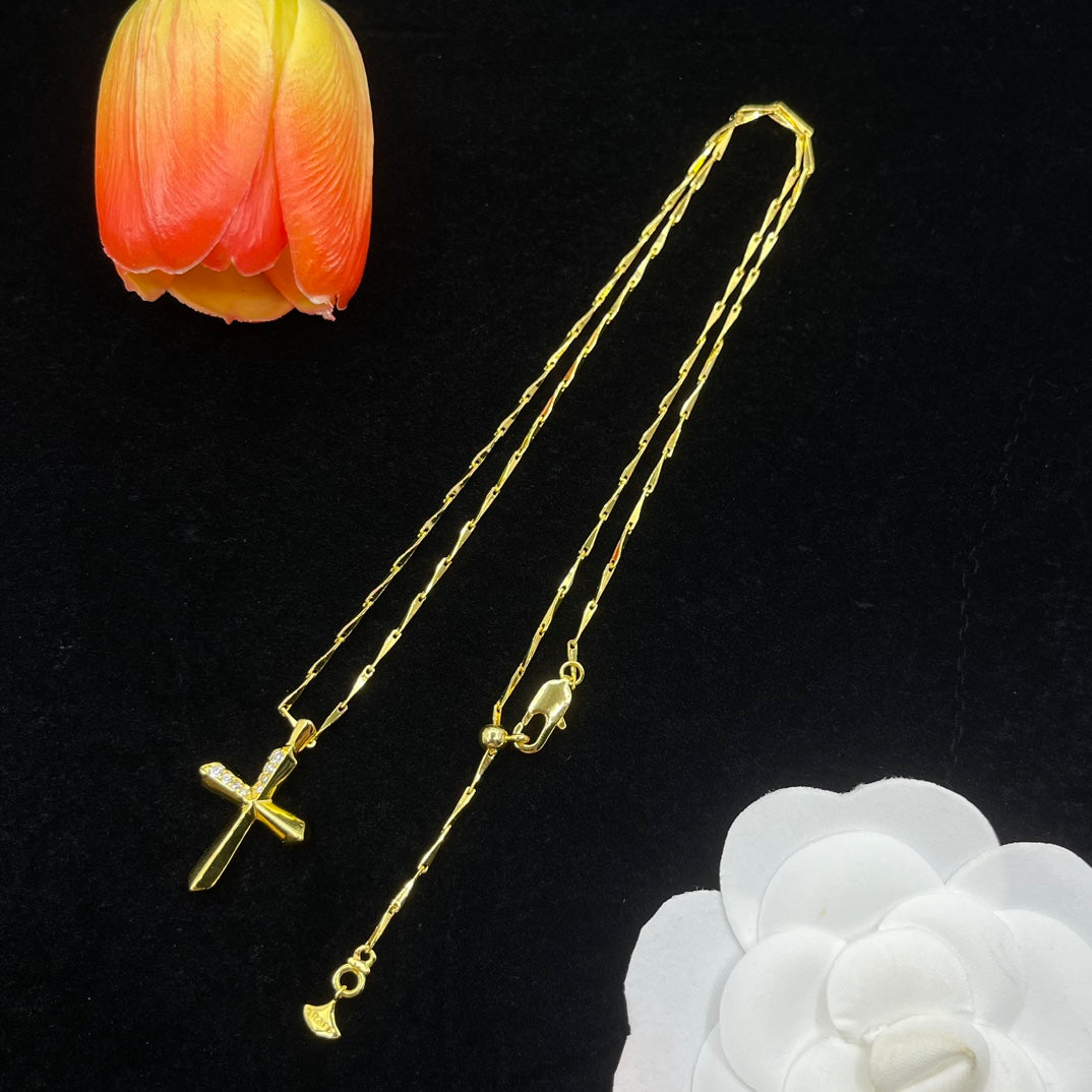 Graff Cross Pendant necklace in Gold Tone, detail view 12