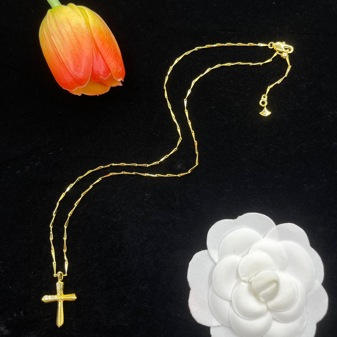 Graff Cross Pendant necklace in Gold Tone, detail view 11