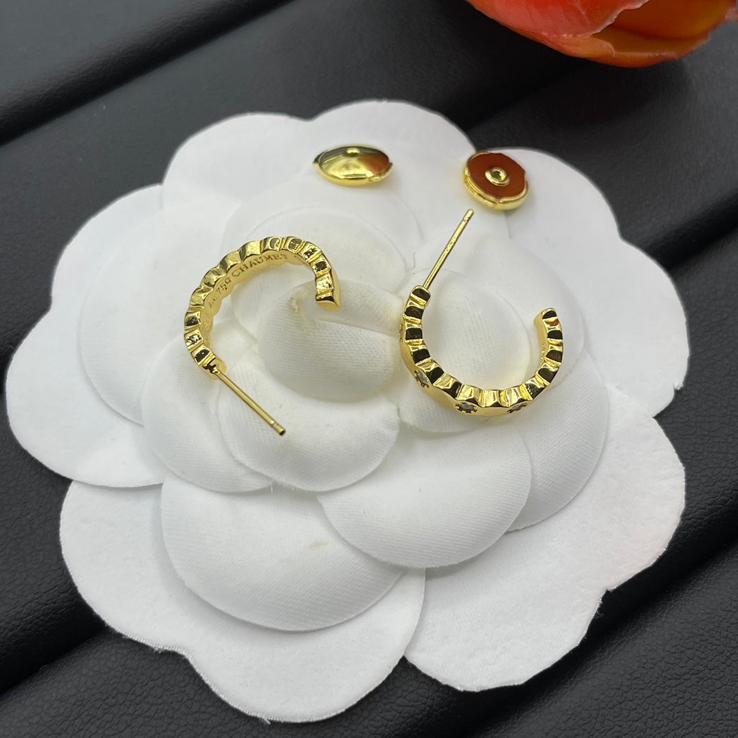 Graff Floral Swirl Hoop earrings in Gold Tone, detail view 2