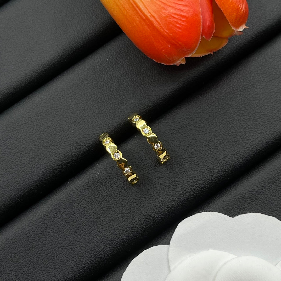 Graff Floral Swirl Hoop earrings in Gold Tone, detail view 4
