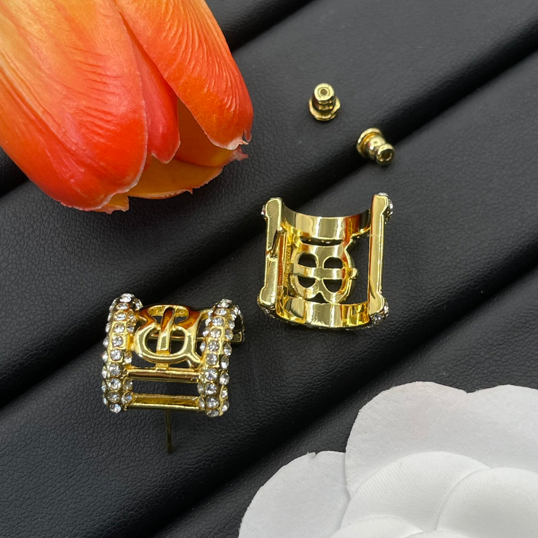 Burberry clear crystal frame stud earrings in Gold Tone, detail view 4