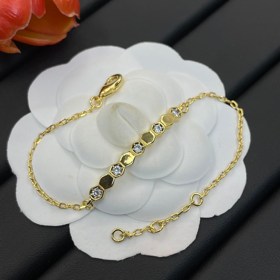 Chaumet graduated crystal chain bracelet in Gold Tone, detail view 5