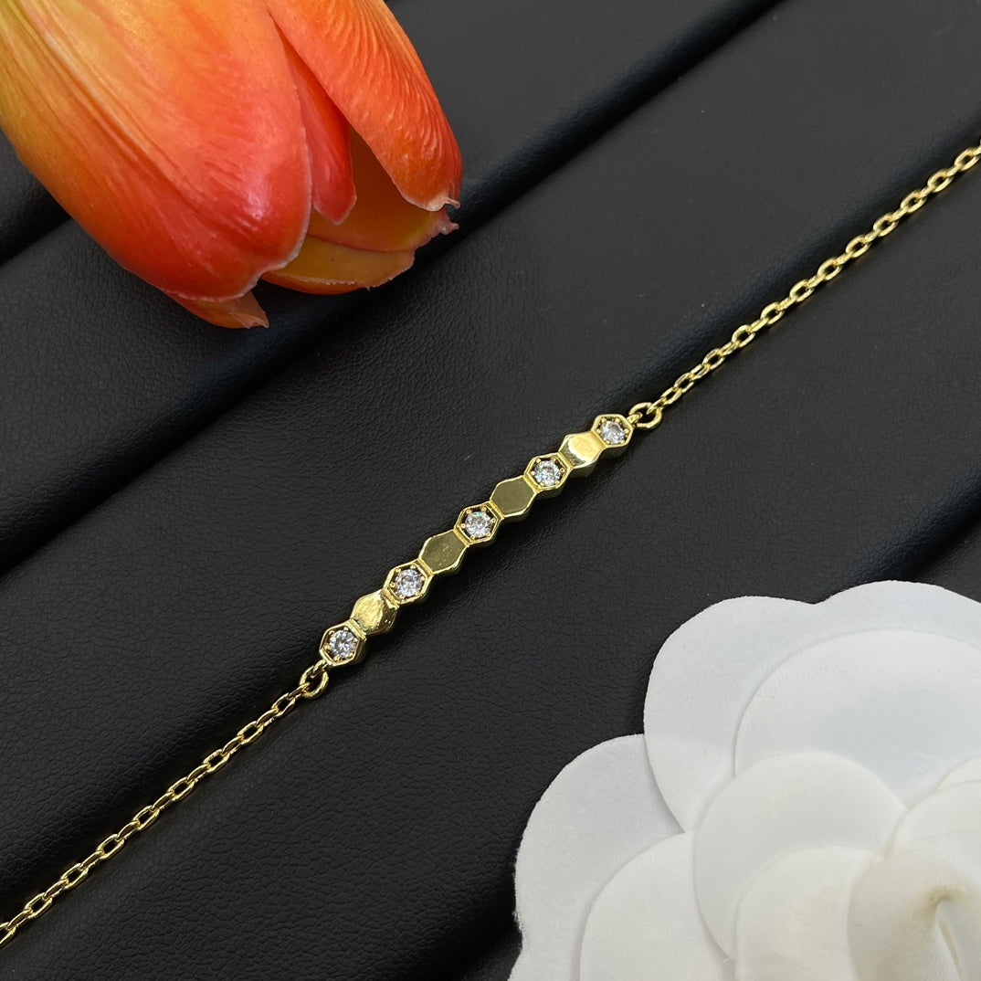 Chaumet graduated crystal chain bracelet in Gold Tone, detail view 3