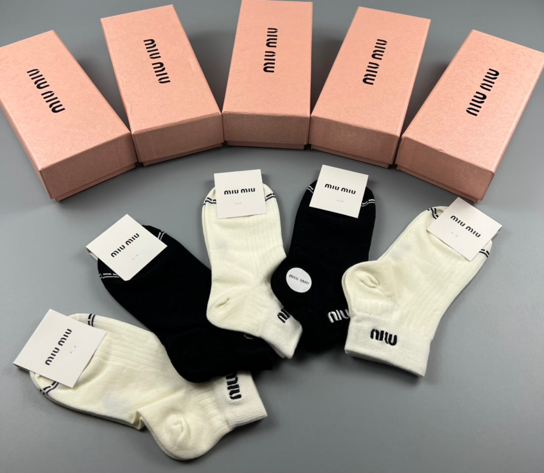 Miu Miu Black Cream Small Round Ankle Mark Ankle Socks, image 7