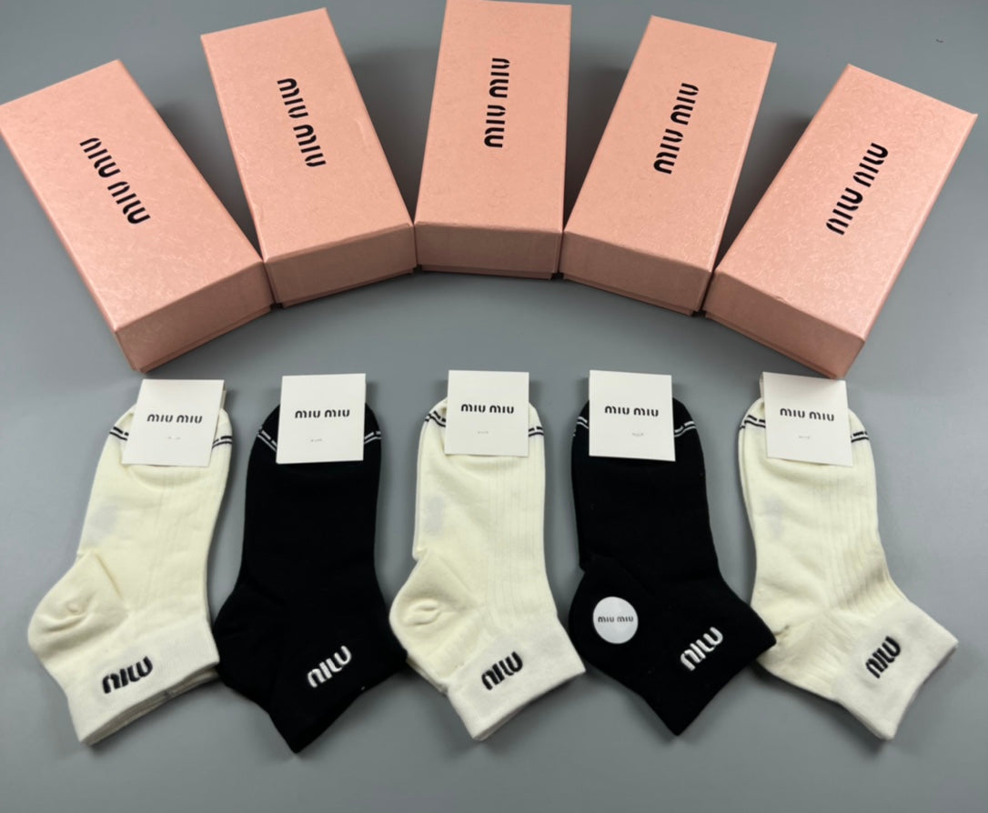 Miu Miu Black Cream Small Round Ankle Mark Ankle Socks, image 1