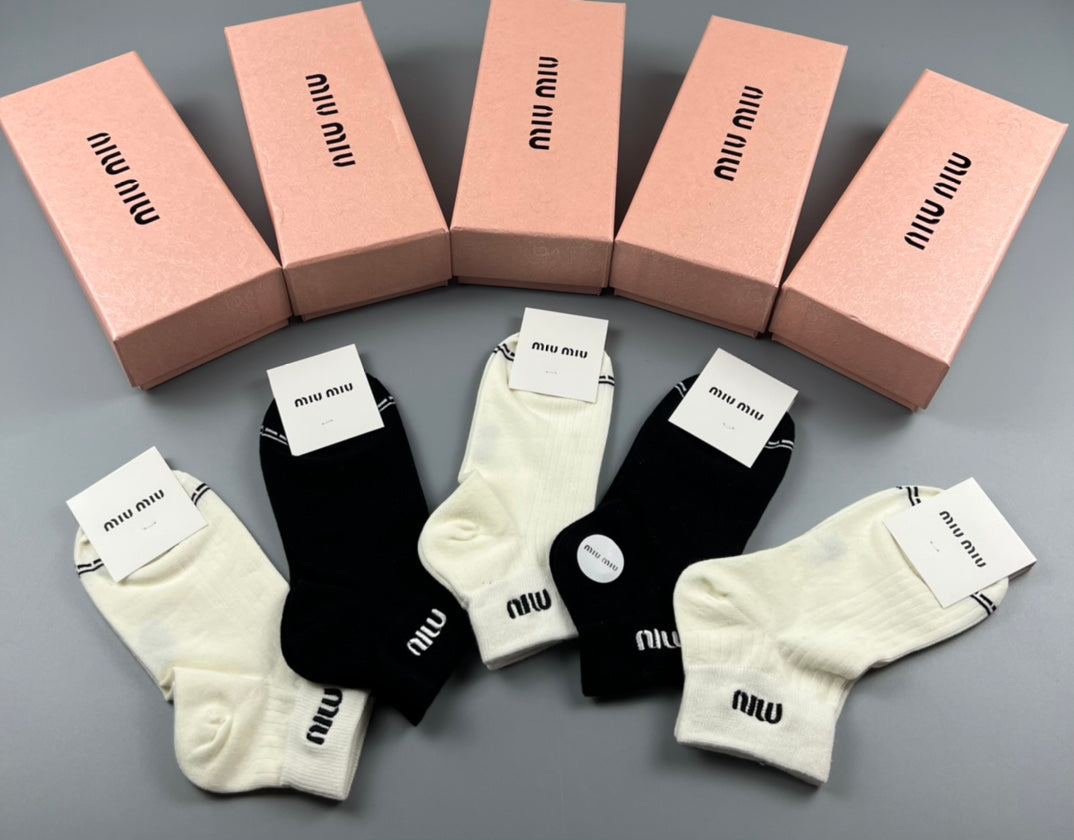 Miu Miu Black Cream Small Round Ankle Mark Ankle Socks, image 3