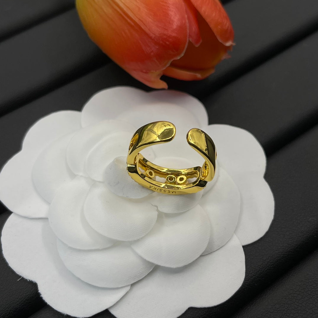 Messika Wide Open Link ring in Gold Tone, detail view 5