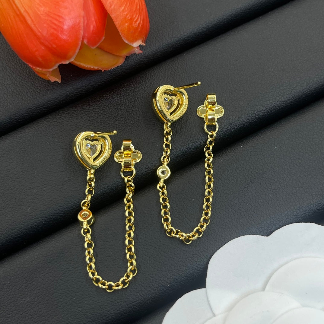 Messika Heart Chain Drop earrings in Gold Tone, detail view 6
