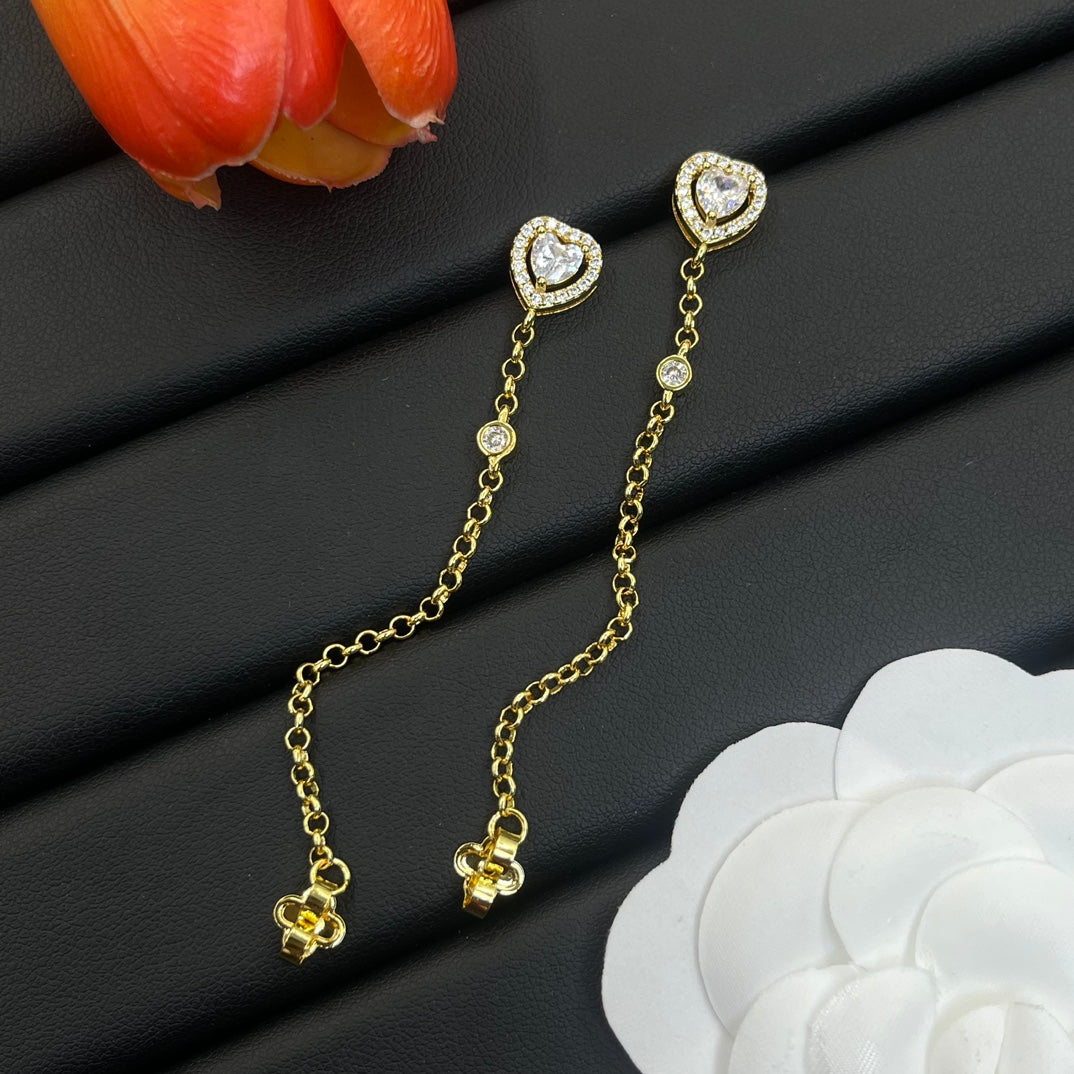 Messika Heart Chain Drop earrings in Gold Tone, detail view 2