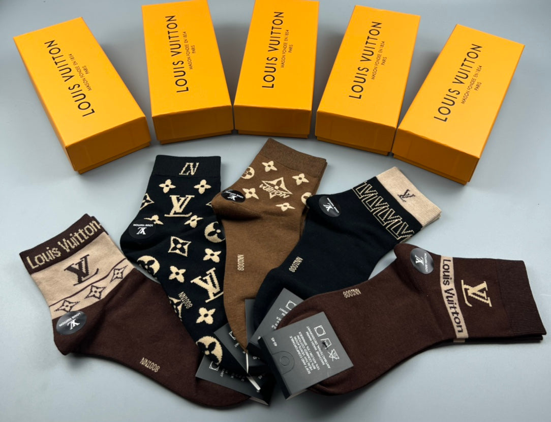 Louis Vuitton Dark Brown Black Letter Pattern Crew Socks, image 6