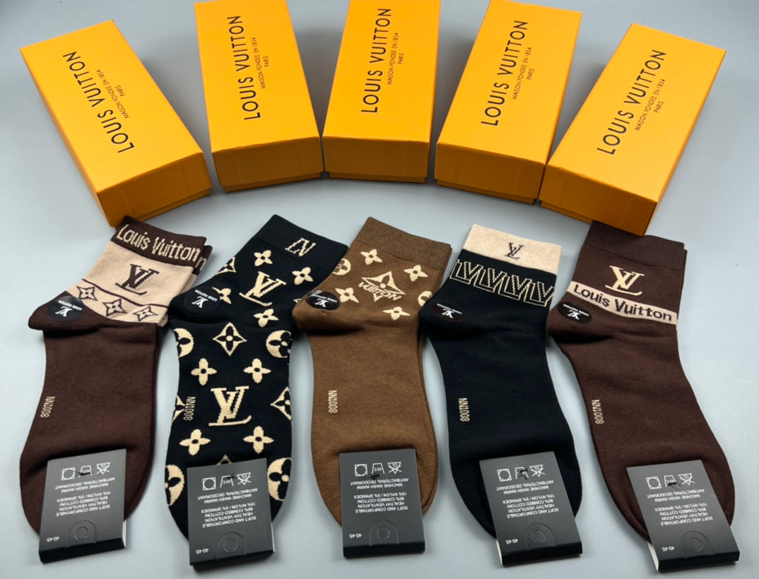 Louis Vuitton Dark Brown Black Letter Pattern Crew Socks, image 5