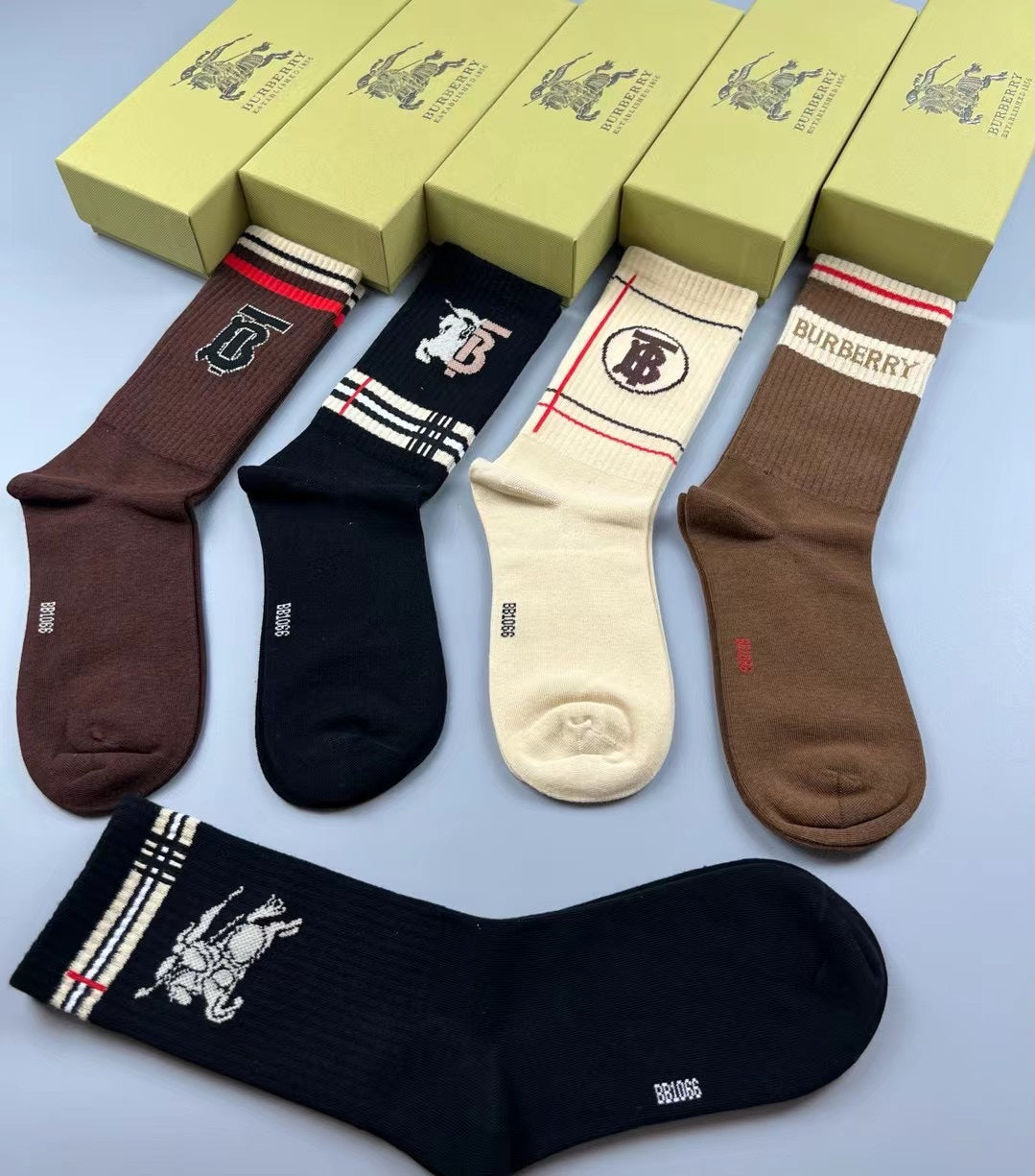Burberry Earthy Black Cream Large B Cuffs Crew Socks, image 6