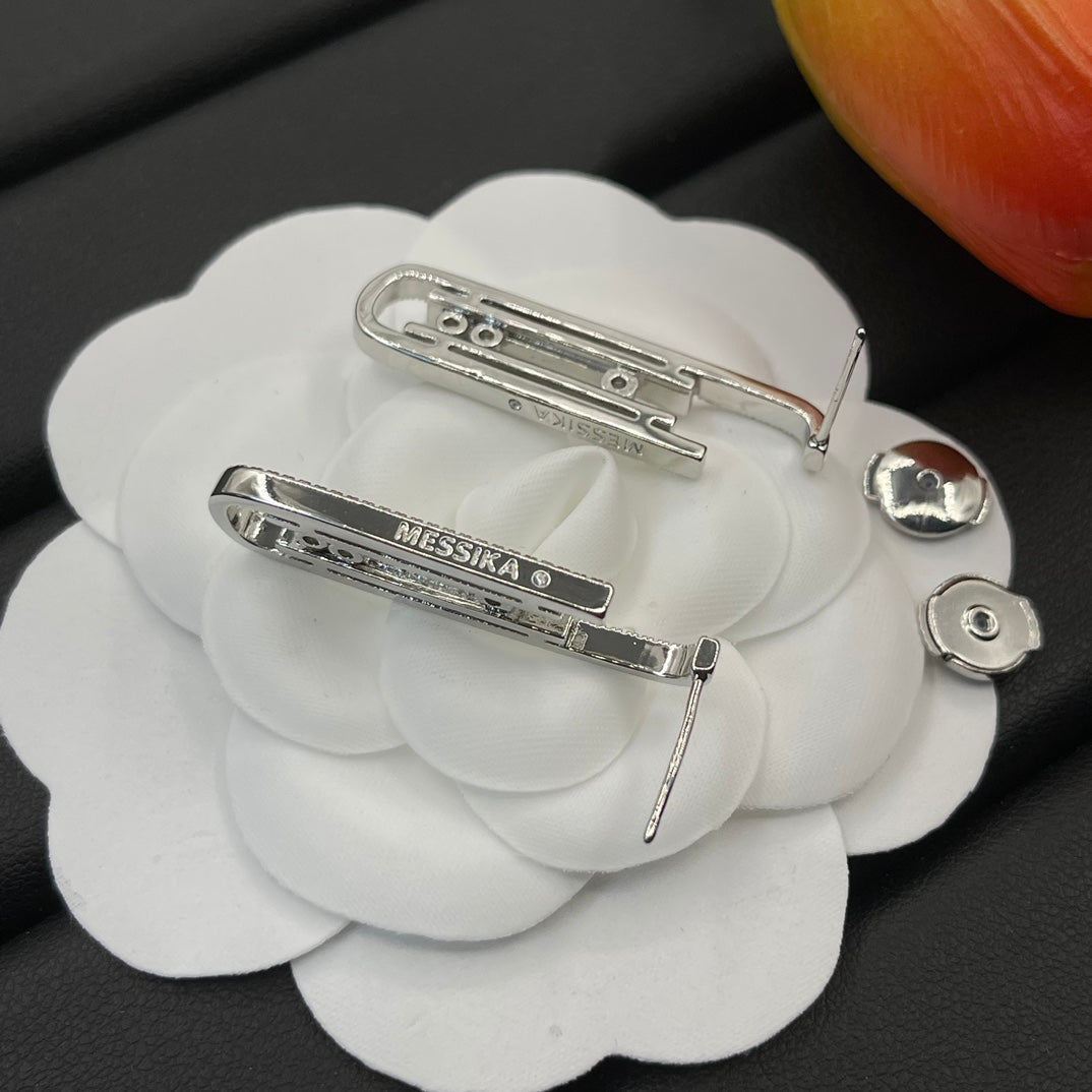 Messika Long Link Drop earrings in Silver Tone, detail view 20