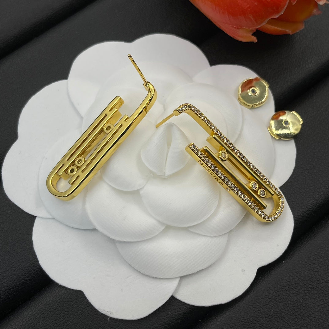 Messika Long Link Drop earrings in Gold Tone, detail view 12