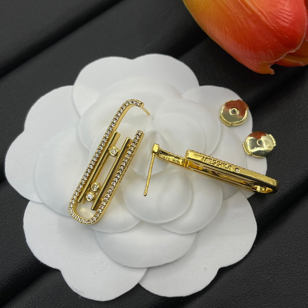 Messika Long Link Drop earrings in Gold Tone, detail view 11