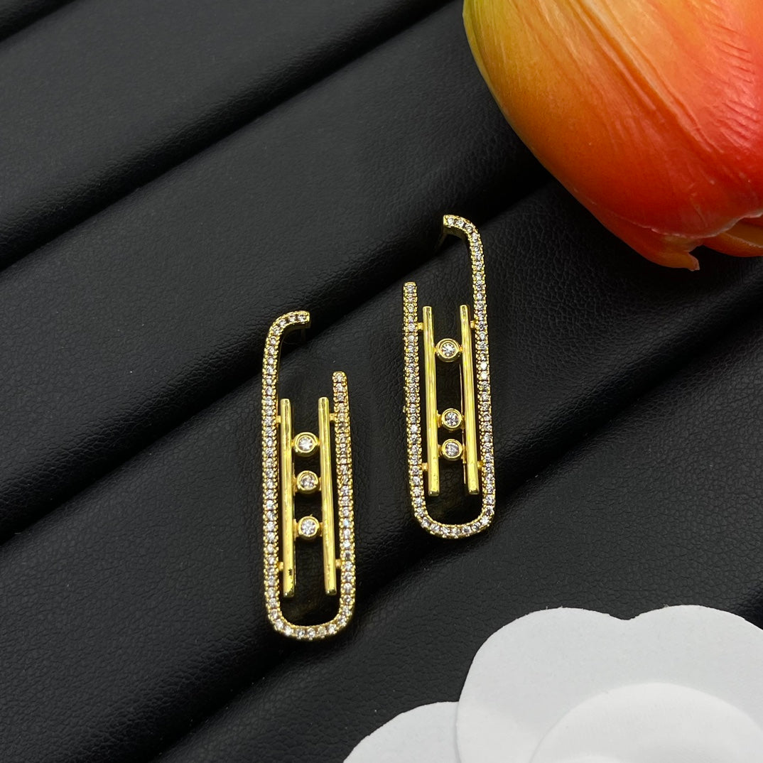 Messika Long Link Drop earrings in Gold Tone, detail view 9