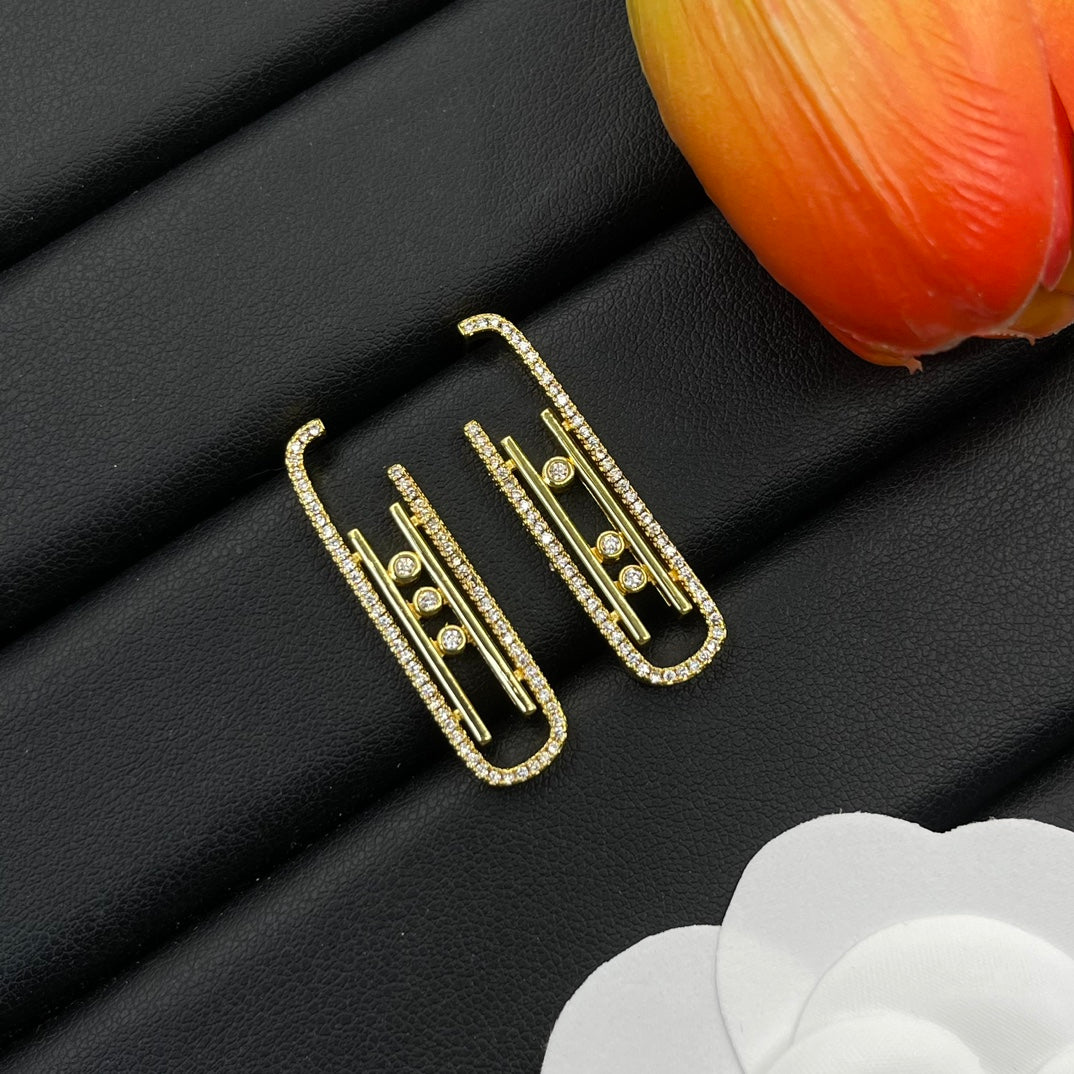 Messika Long Link Drop earrings in Gold Tone, detail view 8