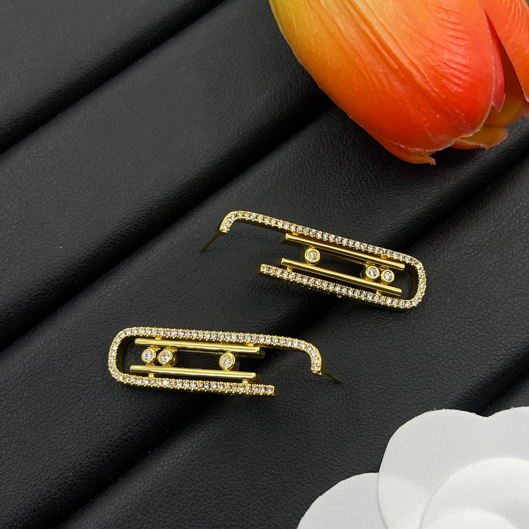 Messika Long Link Drop earrings in Gold Tone, detail view 10