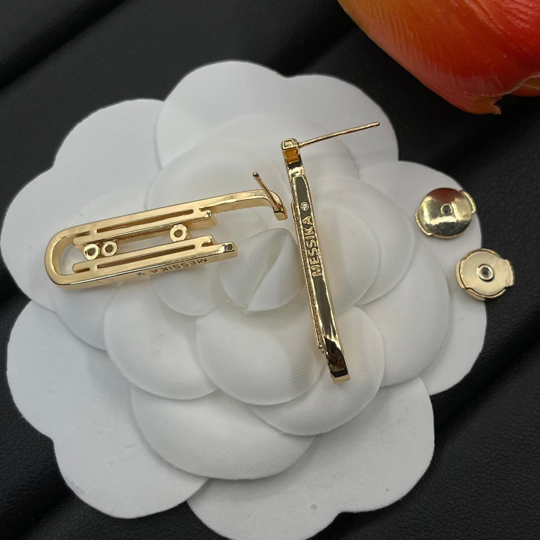 Messika Long Link Drop earrings in Rose Gold Tone, detail view 6