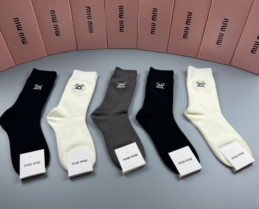 Miu Miu Neutral Grey Cream Small Floral Motifs Crew Socks, image 1