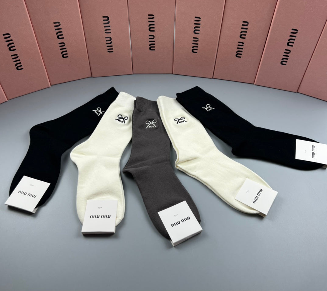 Miu Miu Neutral Grey Cream Small Floral Motifs Crew Socks, image 3