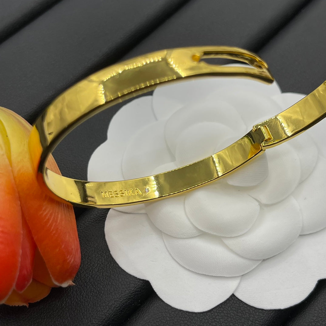 Messika Pavé Bar bracelet in Gold Tone, detail view 13