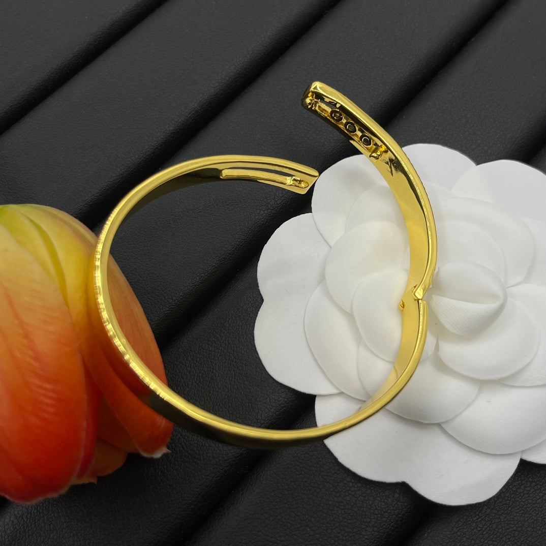 Messika Pavé Bar bracelet in Gold Tone, detail view 12
