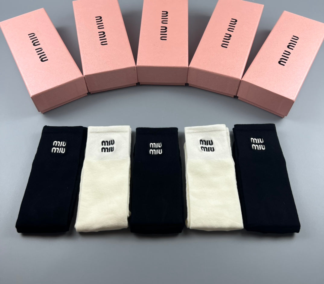 Miu Miu Black Cream Broad Footbed Label Bands No-Show Socks, image 5