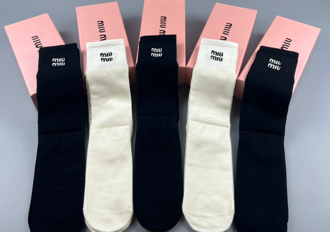 Miu Miu Black Cream Broad Footbed Label Bands No-Show Socks, image 4