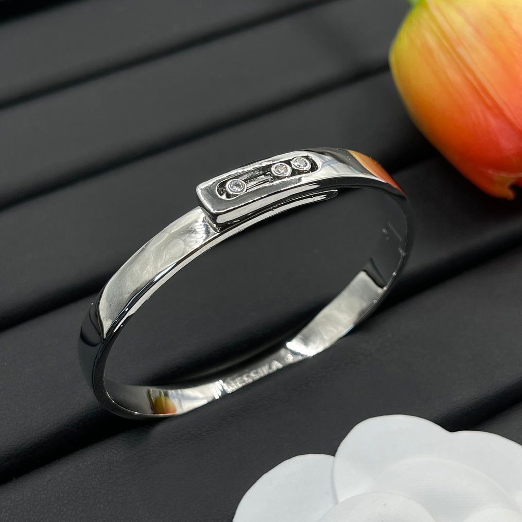 Messika Three-Stone Bar bracelet in Silver Tone, detail view 16