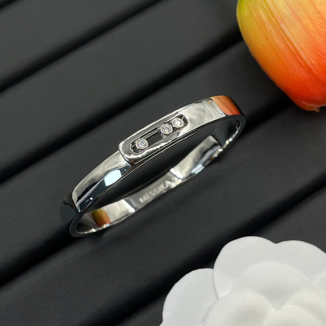 Messika Three-Stone Bar bracelet in Silver Tone, detail view 15
