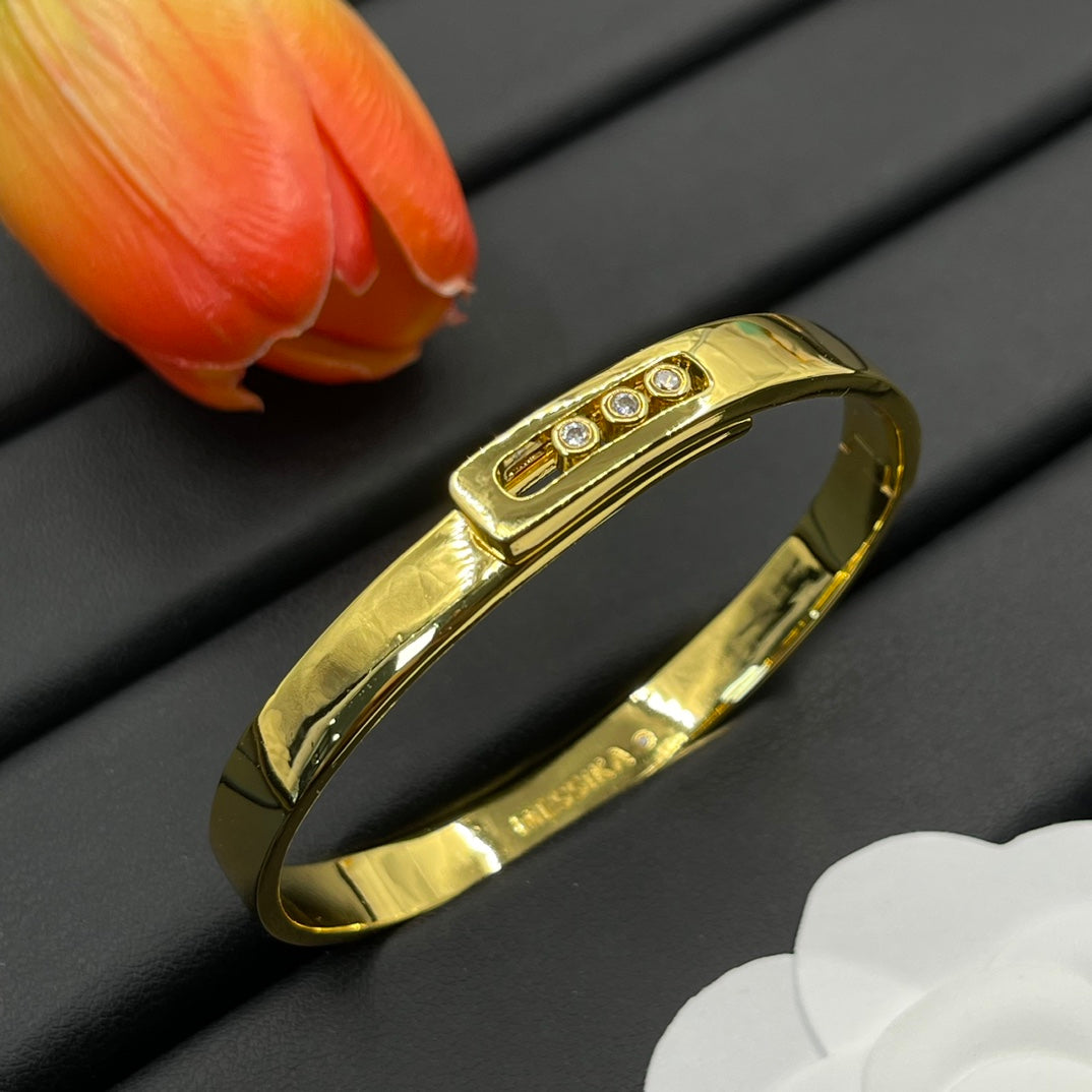 Messika Three-Stone Bar bracelet in Gold Tone, detail view 9