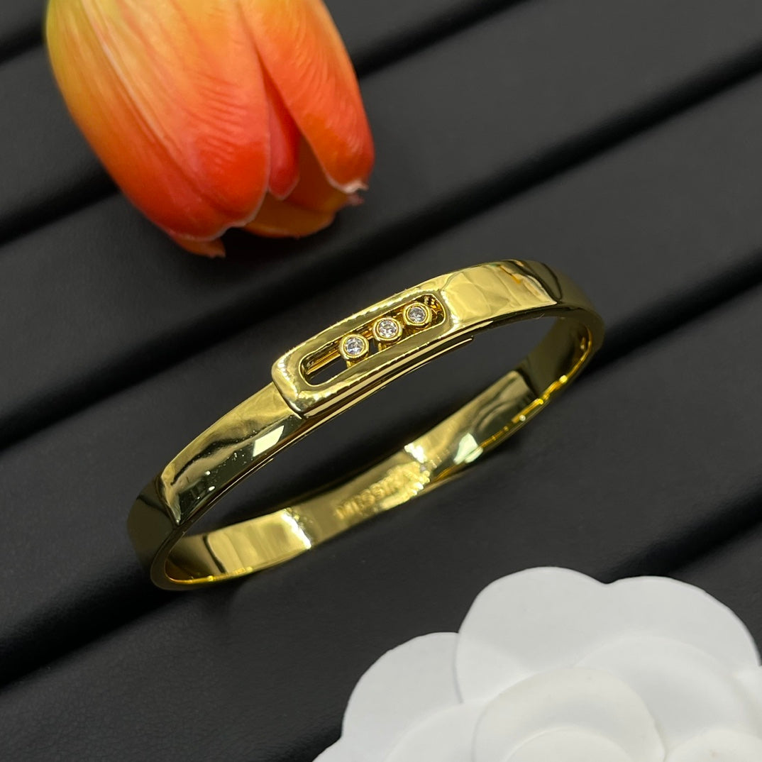 Messika Three-Stone Bar bracelet in Gold Tone, detail view 8