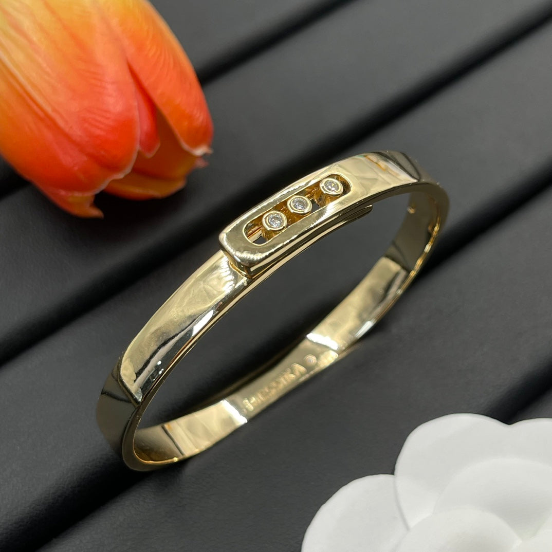 Messika Three-Stone Bar bracelet in Rose Gold Tone, detail view 2