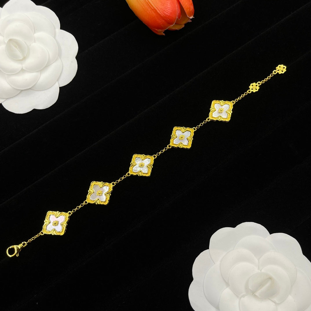 Buccellati square accent station bracelet in White, detail view 2